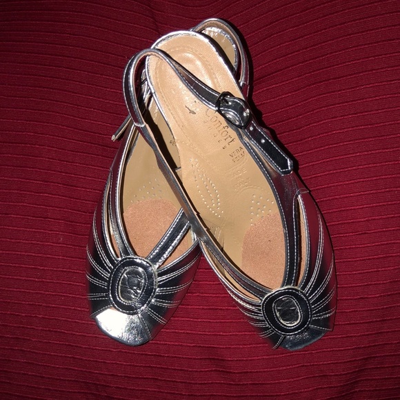 Silver leather sandals. - Picture 5 of 16